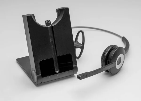 Studioaufnahme Eines Schwarzen Telefon Headsets Hellem Ambiente — Stockfoto