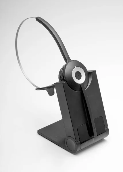 Stúdió Felvétel Egy Fekete Telefon Headset Fénykörnyezetben — Stock Fotó