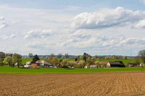 エツリンスワイラー周辺の印象 早春にドイツ南部のホーエンローエ地域の小さな集落 — ストック写真