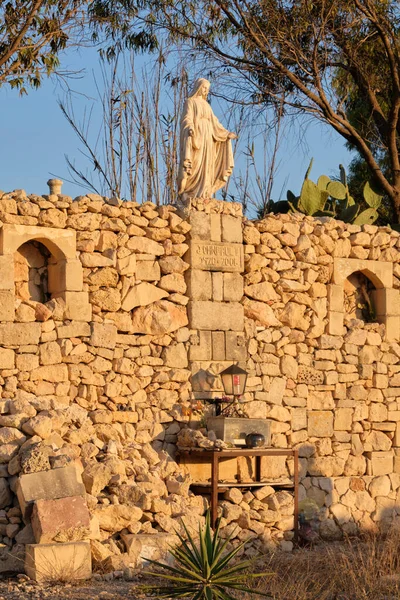 Santuario Para San Juan Pablo Una Pared Piedra Seca Entre — Foto de Stock