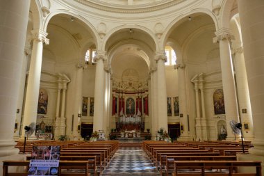 Cennete Kutsal Bakire Meryem 'in Varsayımının neoklasik Kilise' si 1912 ve 1946 yılları arasında 1400 'lerden beri var olan bir kilisenin sahasında inşa edilmiştir.