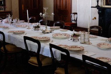 Barwon Park Mansion 'daki yemek masası - Winchelsea, Victoria, Avustralya