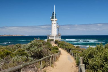 Point Lonsdale Deniz Feneri, Port Phillip Körfezi 'nin dar girişine bakıyor - Point Lonsdale, Victoria, Avustralya