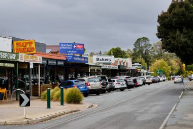 Mansfield, Victoria, Avustralya 'da alışveriş şeridi.