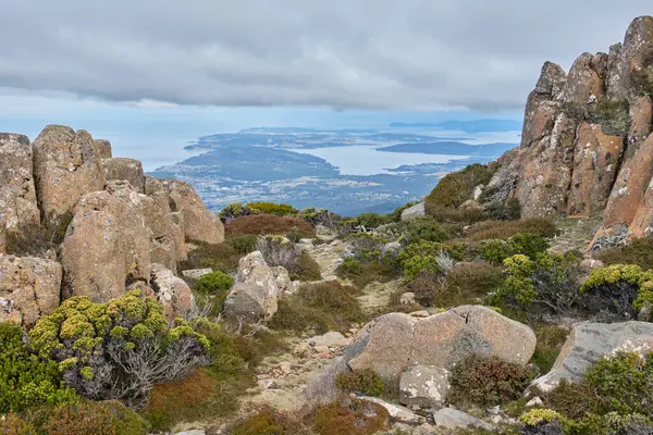 Wellington Dağı 'nın zirvesinden çarpıcı manzara, CBD' den yaklaşık 30 dakika uzaklıkta - Hobart, Tazmanya, Avustralya
