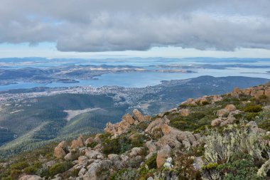 Wellington Dağı 'nın zirvesinden çarpıcı manzara, CBD' den yaklaşık 30 dakika uzaklıkta - Hobart, Tazmanya, Avustralya