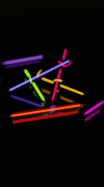 Neon Nabız: Parlak Enerji Patlaması