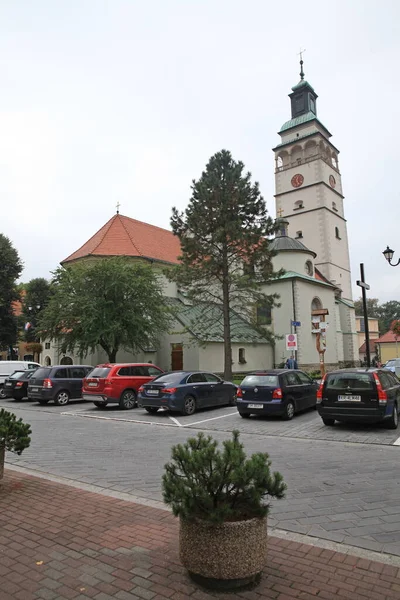 伊维茨 波兰语 Ywiec 是波兰南部的一个城市 位于索拉河畔 西里西亚省Ywiec县的行政中心 这个城市以生产啤酒而闻名 — 图库照片