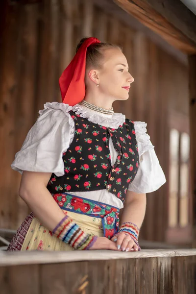 Folclore Slovacco Costume Tradizionale Ragazza Slovacca — Foto Stock