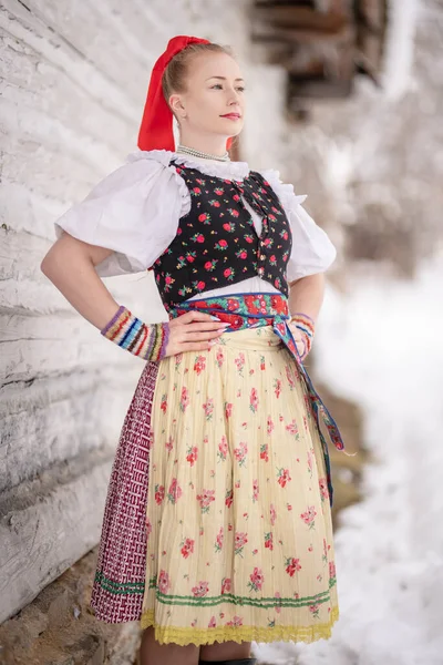 Slovak Folklore Traditionell Kvinna Folklore Kostym Utomhus Stockfoto