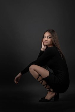 Seksi Esmer Hanımın Güzel Portresi