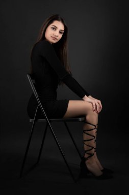 Genç ve güzel genç kız kot jeans 