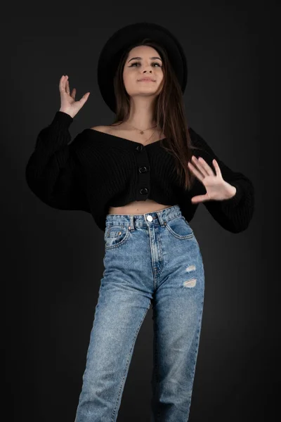 Giovane Bella Ragazza Adolescente Jeans Denim — Foto Stock