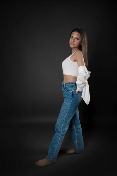 Junges Und Schönes Teenager Mädchen Jeans — Stockfoto