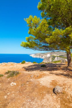 Yunanistan 'ın Zakynthos İyon adasındaki Mizithres kayalığının hava manzarası.