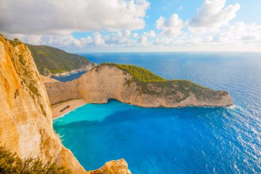 Yunanistan, Zakynthos 'taki Naavagio gemi enkazı plajı. İyon Denizi