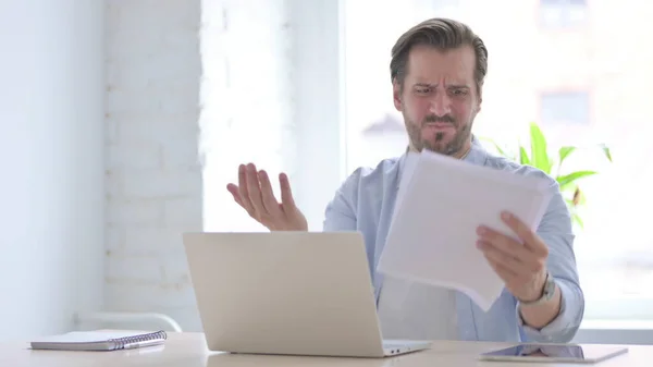 Mature Man Upset While Reading Documents Wok — 스톡 사진