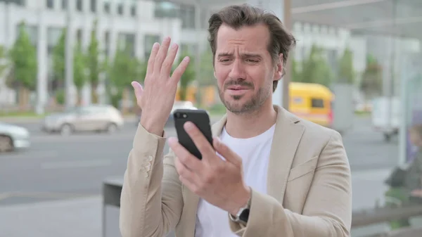 Man Reacting Loss Smartphone Outdoor — 스톡 사진