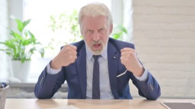 Eski İşadamı Kayıplara ve Finansal Başarısızlığa Tepki Verdi