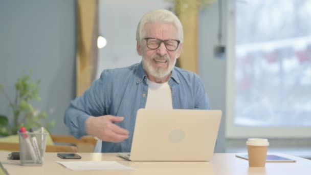 Senior Old Man Back Pain Working Office — Video