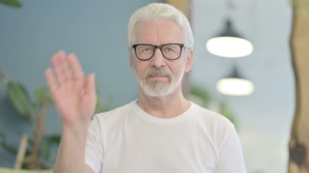 Portrait Senior Old Man Waving Hand Hello — Stockvideo