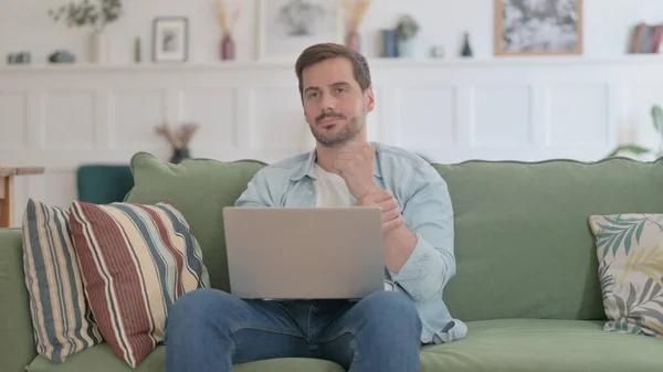 Casual Man Laptop Having Wrist Pain Sofa — Stockfoto