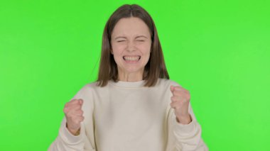 Yeşil Arkaplanda Başarılı Gündelik Kadın Kutlaması