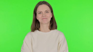 Yeşil Arkaplanda Sallanan Kadın Onayı