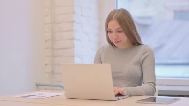 Creative Young Woman Celebrating Online Success Laptop — Vídeo de stock