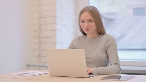 Thumbs Creative Young Woman Working Laptop — Stockvideo
