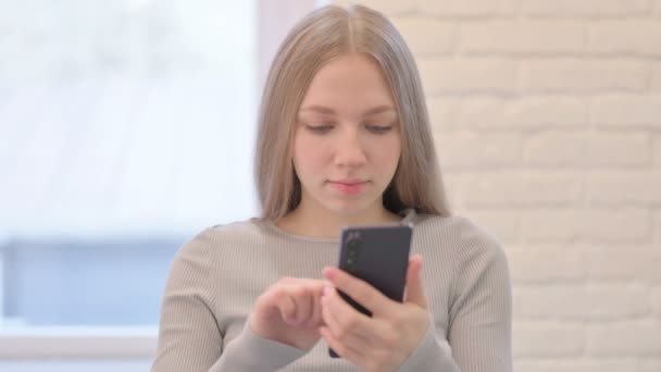 Portrait Creative Young Woman Upset Loss Smartphone — стоковое видео