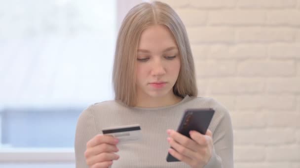 Woman Unable Make Online Payment Smartphone — Αρχείο Βίντεο