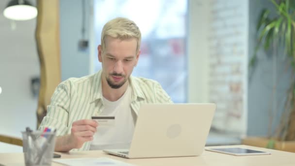Young Man Upset Online Payment Rejection Laptop — 图库视频影像