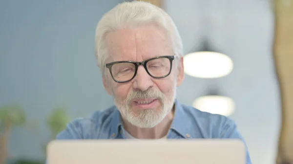 Close Senior Old Man Doing Video Chat Laptop — Foto Stock