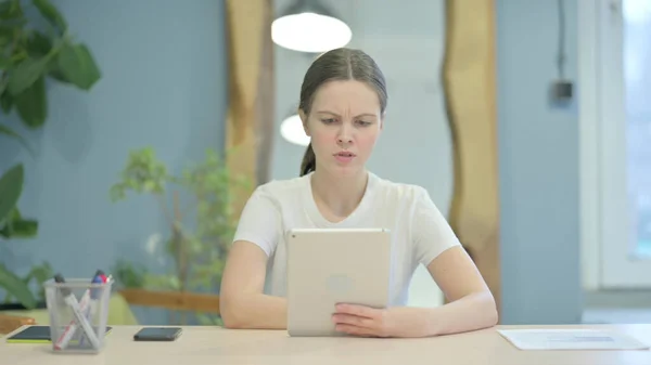 Young Woman Shocked Loss Digital Tablet — Foto de Stock