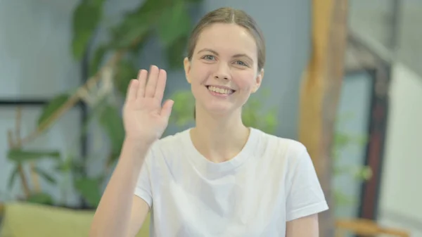 Portrait Young Woman Waving Hand Hello — Stock fotografie