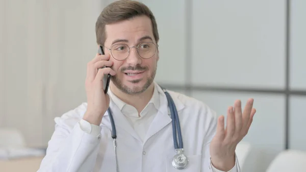 Porträt Eines Arztes Telefon — Stockfoto