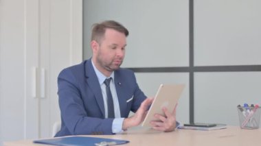 Tabletteki Kayıp İşadamı ÜzgünName