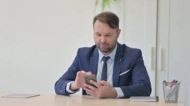 Smartphone 'da Başarıyı Kutlayan İşadamı