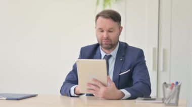 Tabletteki Kayıp İşadamı ÜzgünName