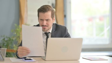 İşadamı Laptop ve Belgeler ve Evraklarda Kayıptan Şok Oldu