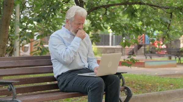 Coughing Senior Old Man Using Laptop Outdoor — Stock Photo, Image