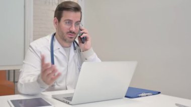 Klinikte Orta Çağ Doktoru Konuşuyor