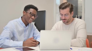 İş Dünyasında Dizüstü bilgisayardan Çevrimiçi Sohbet