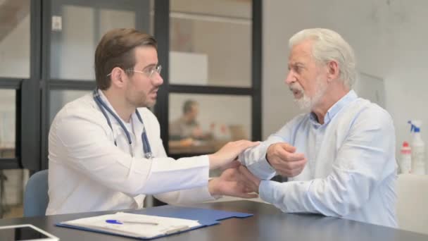 Orthopédique Docteur Vérification Coude Senior Vieil Homme — Video
