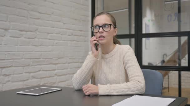 Creative Woman Talking Phone Work — Stock Video