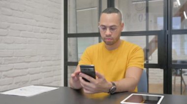 Ofiste Kaybolan İspanyol Adam Şok Oldu