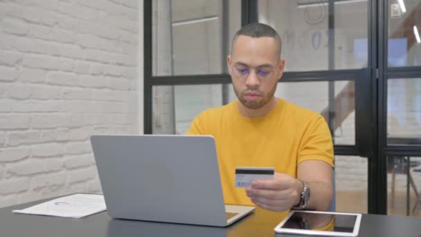 Hispanic Man Shopping Online Laptop Office — Stockvideo