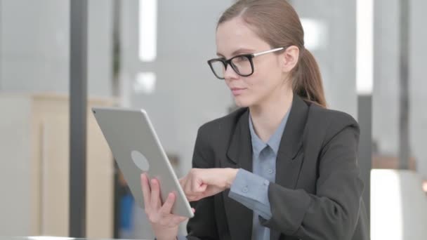 Portrait Businesswoman Using Digital Tablet — Stock Video