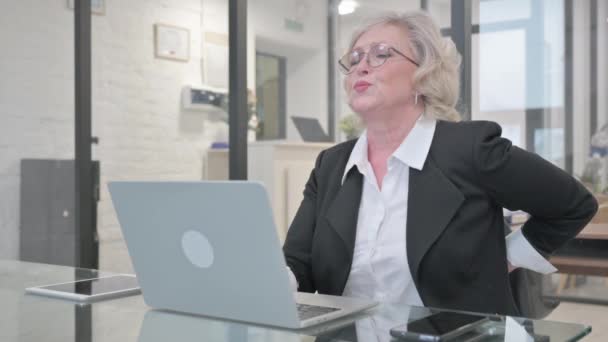 Old Businesswoman Having Back Pain Work — Stock Video
